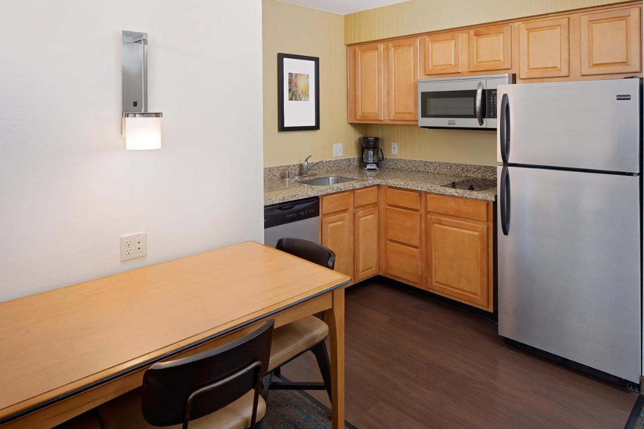 Mission Valley Hotel 3*